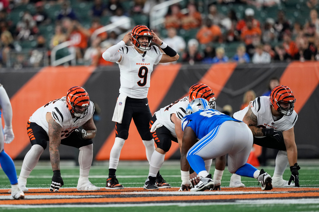 Joe Burrow starts and backup Joe Flacco throws a TD pass as Bengals beat Lions 16-14